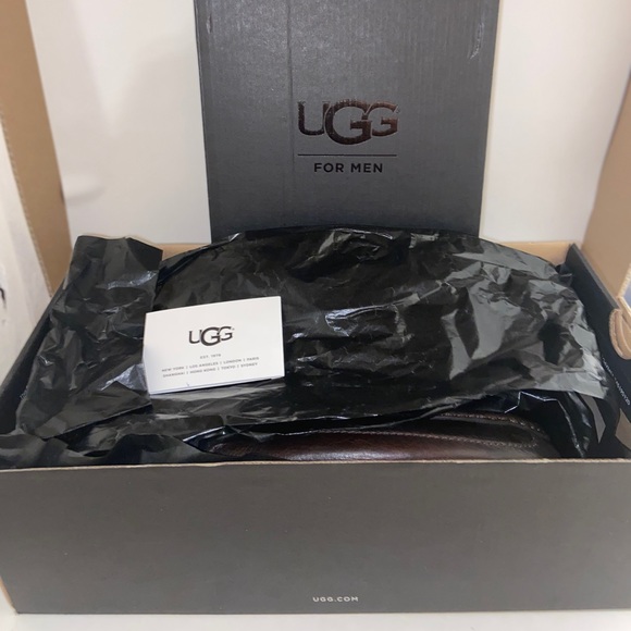 UGG Men's Ascot Slippers - Picture 8 of 9